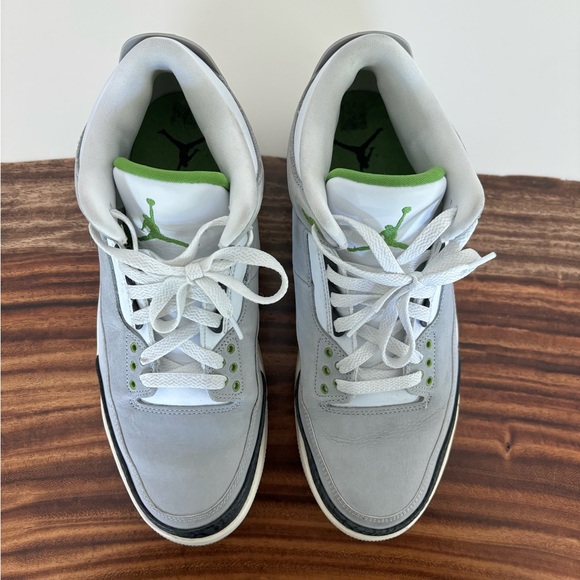 Men’s Air Jordan 3 Retro in color ‘Chlorophyll’ - Picture 7 of 7